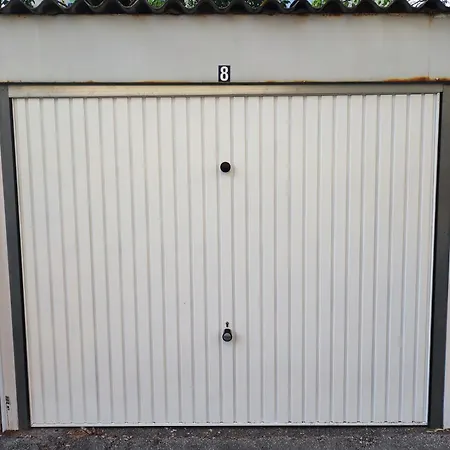 Grand Ensoleille Avec Parking Daire